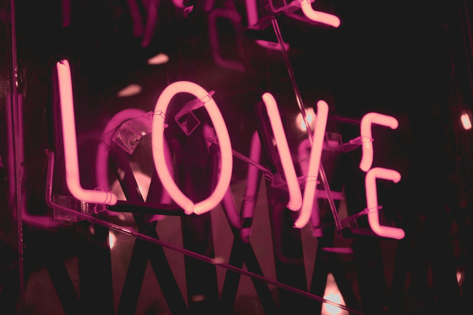 You are currently viewing Die 5 Sprachen der Liebe: Wie wir uns geliebt fühlen können